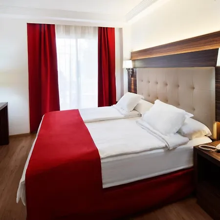 Hotel Europe Playa Marina - Adults Only 4*
